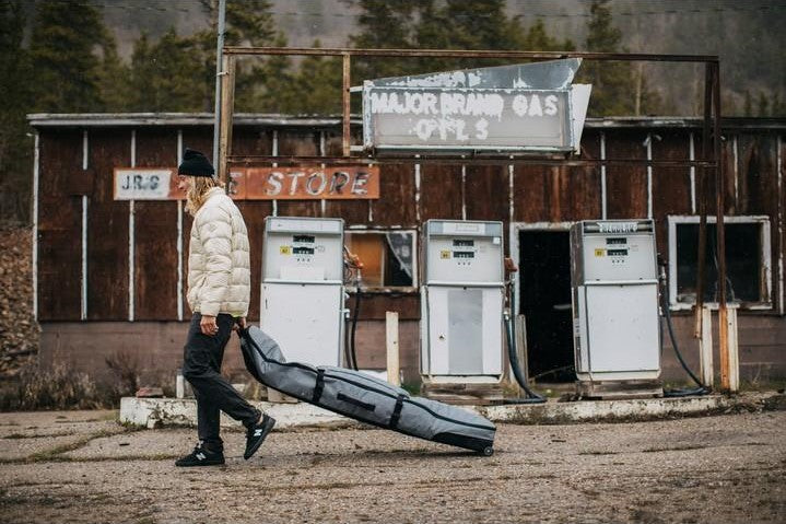 Necessary Must-Have Items To Have In Your Board Bag / A Guide To Snow Travel