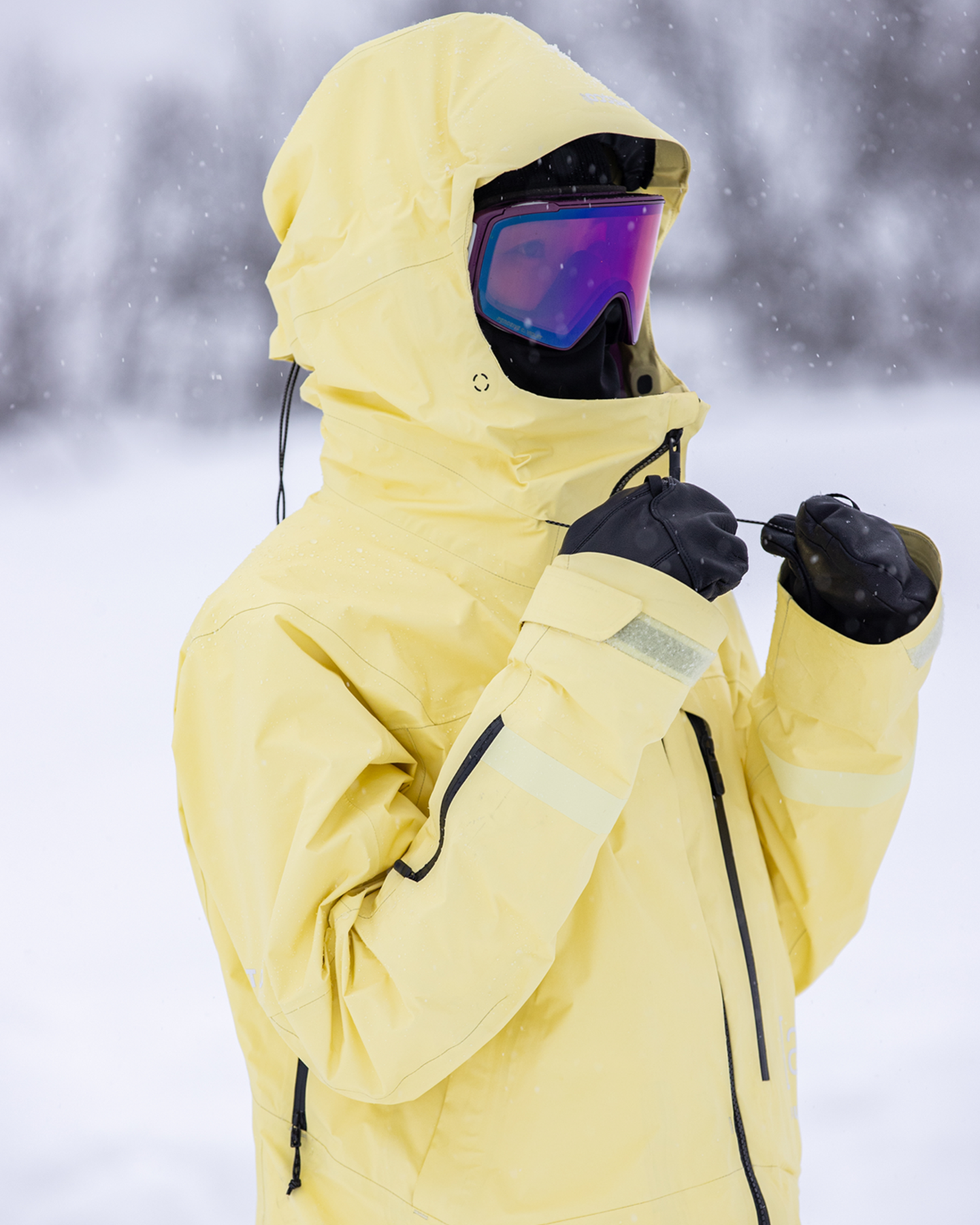 Burton Women's [ak]® Tusk Gore-Tex Pro 3L Snow Jacket - Buttermilk Women's Snow Jackets - Trojan Wake Ski Snow
