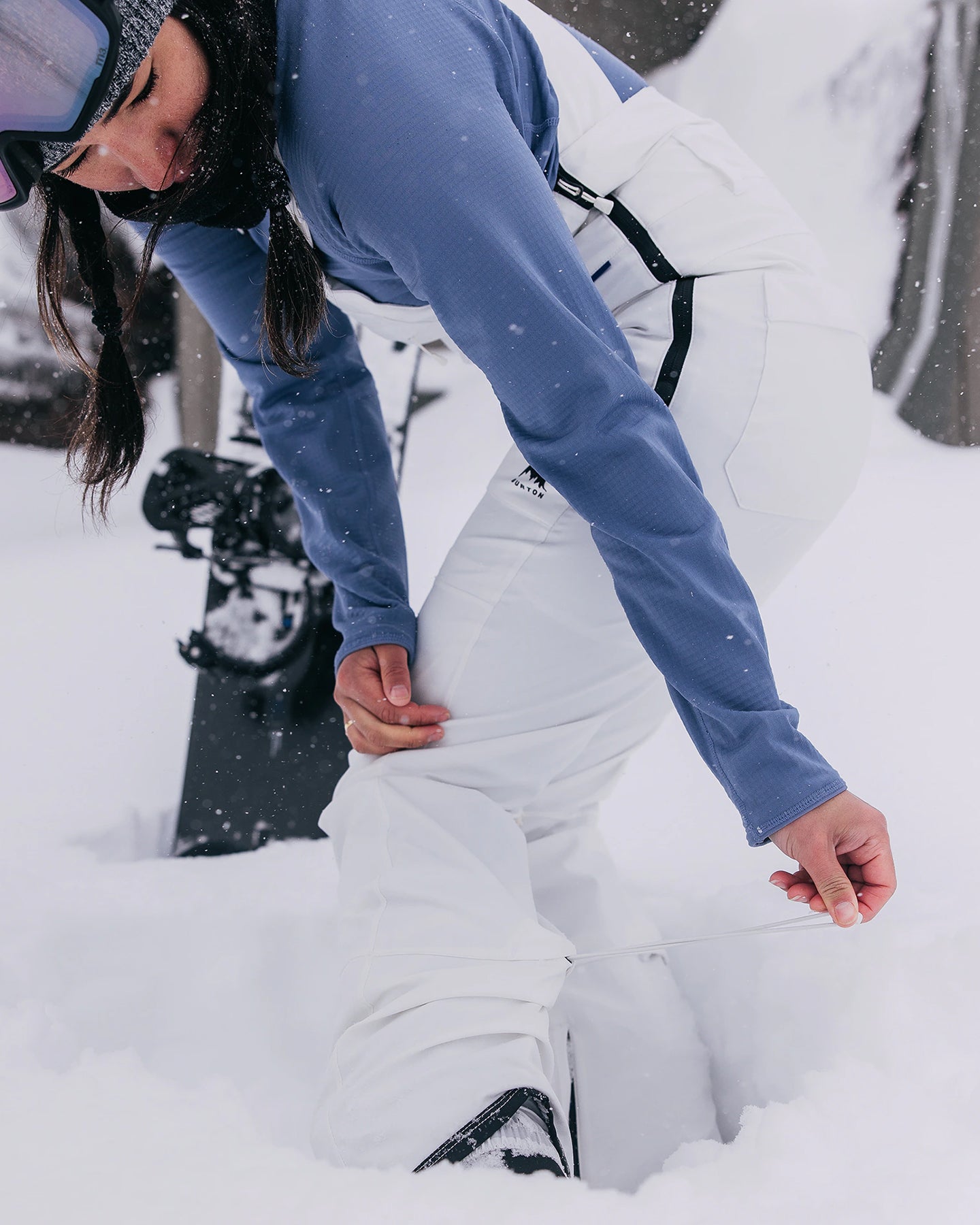 Burton Women's Avalon Stretch 2L Bib Snow Pants - Stout White Women's Snow Bibs - Trojan Wake Ski Snow