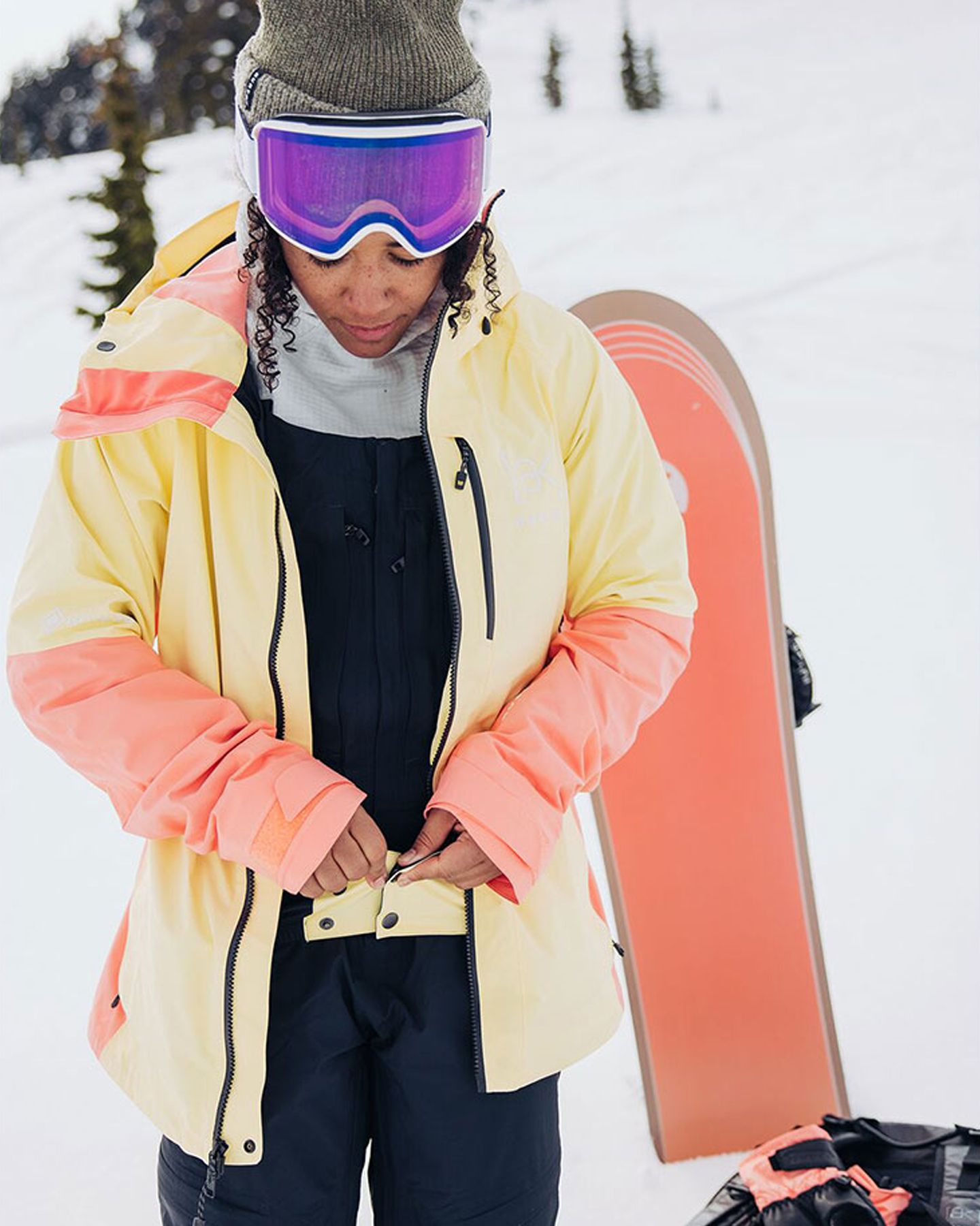 Burton Women's [ak]® Upshift Gore-Tex 2L Snow Jacket - Buttermilk/Reef Pink Women's Snow Jackets - Trojan Wake Ski Snow