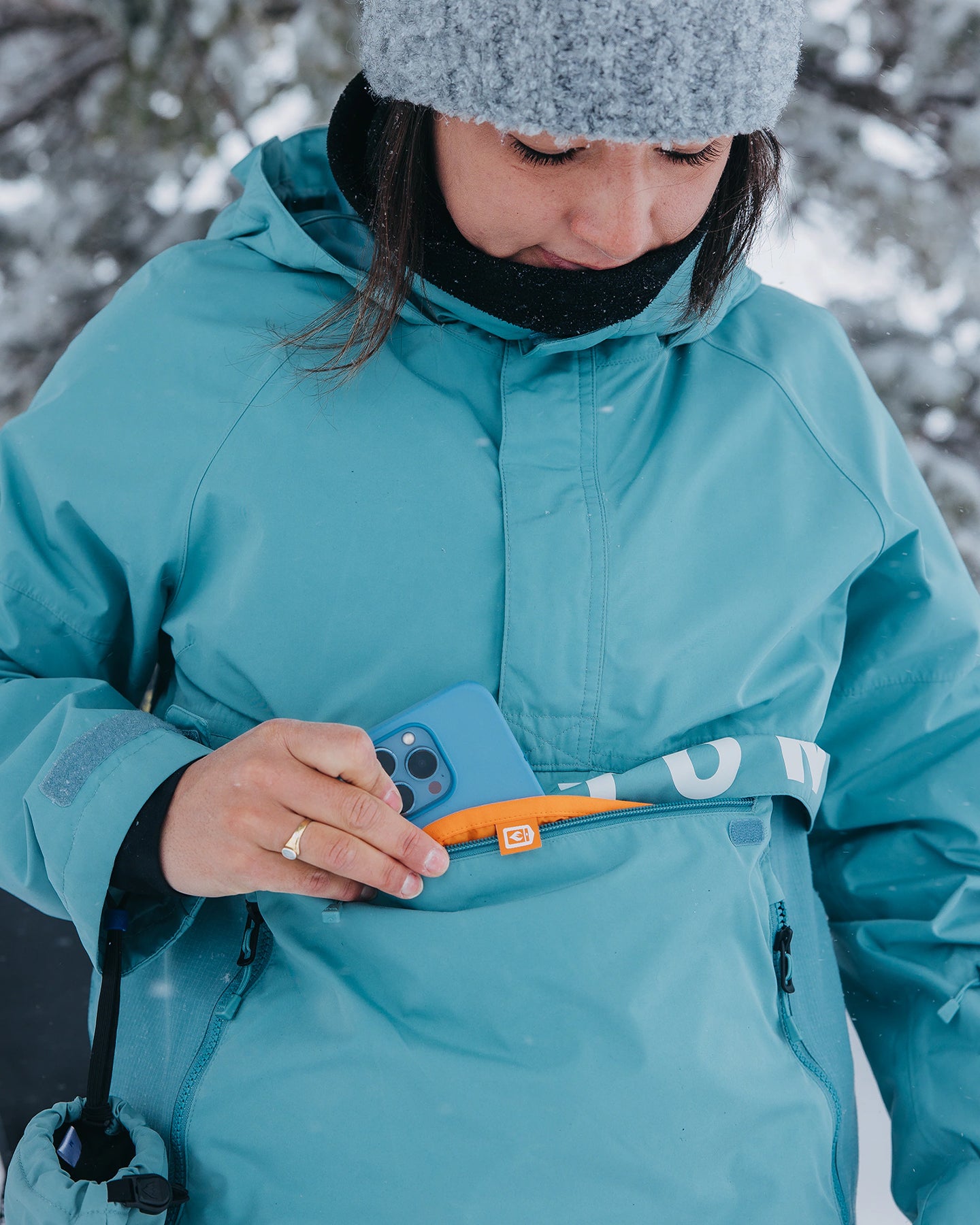 Burton Women's Frostner 2L Anorak Snow Jacket - Rock Lichen/Stout White Women's Snow Jackets - Trojan Wake Ski Snow