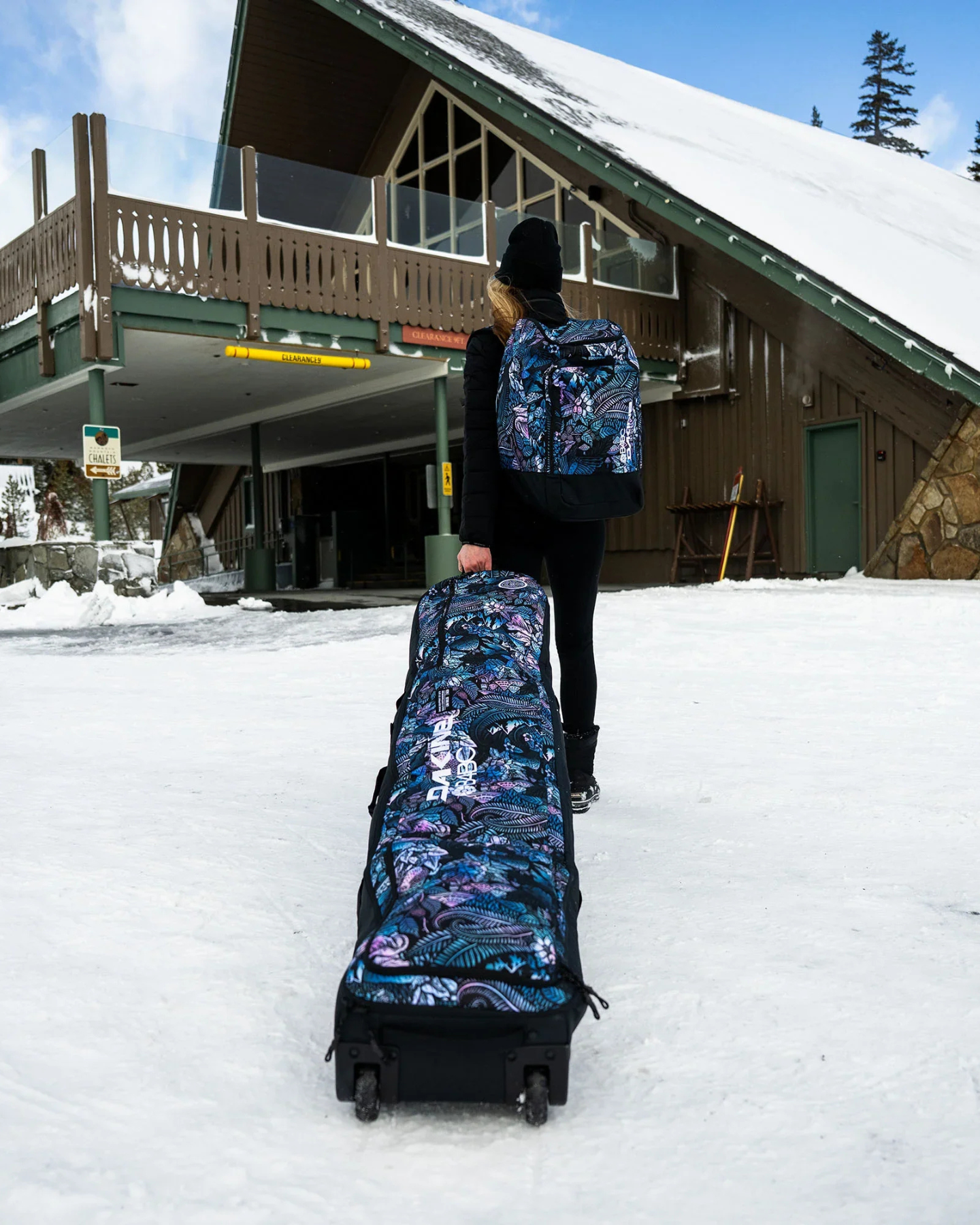 Dakine X BOARDING FOR BREAST CANCER Low Roller Snowboard Bag - B4BC Kingdom (157cm) Snowboard Bags - Trojan Wake Ski Snow