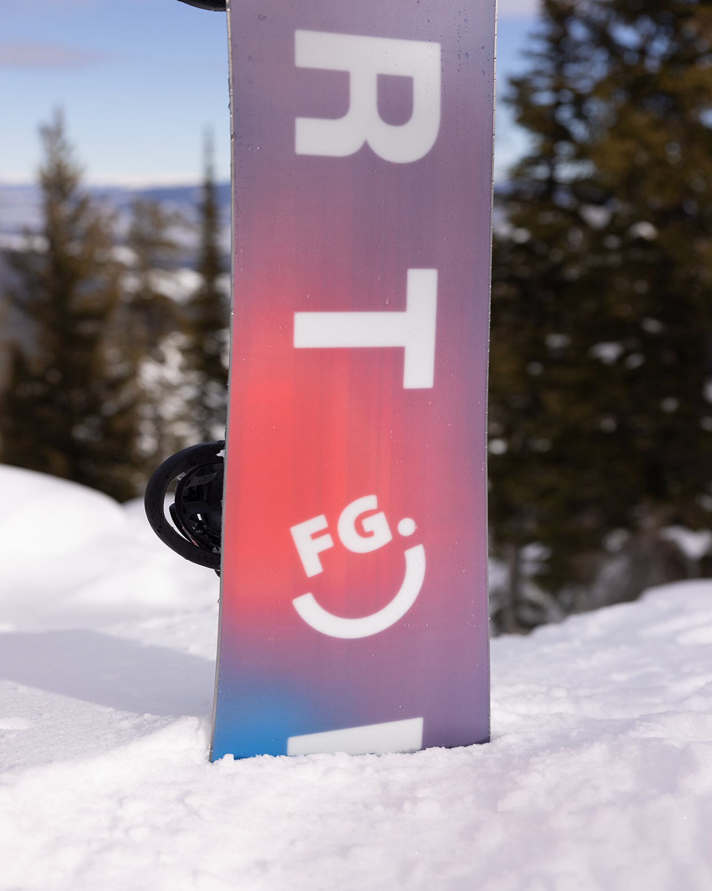 Burton Women's Feelgood Flying V Snowboard - 2025 (146) Women's Snowboards - Trojan Wake Ski Snow