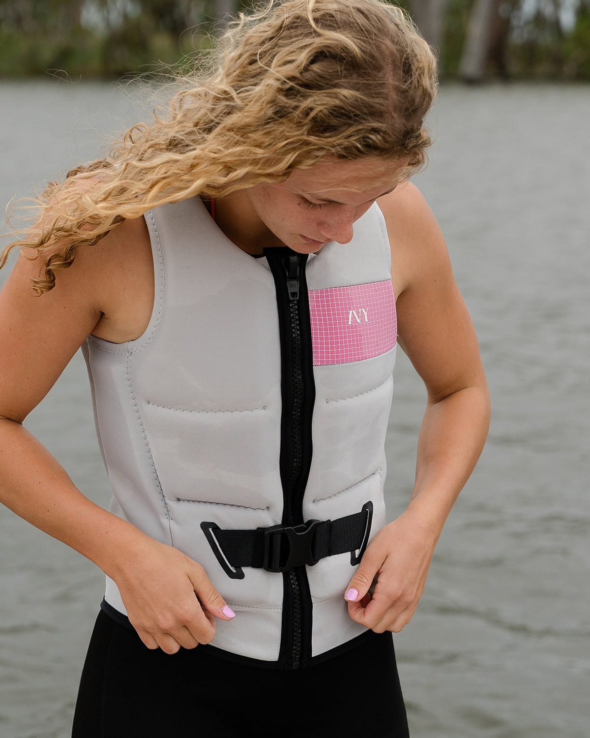 Ivy Women's Nova Vest - Silver