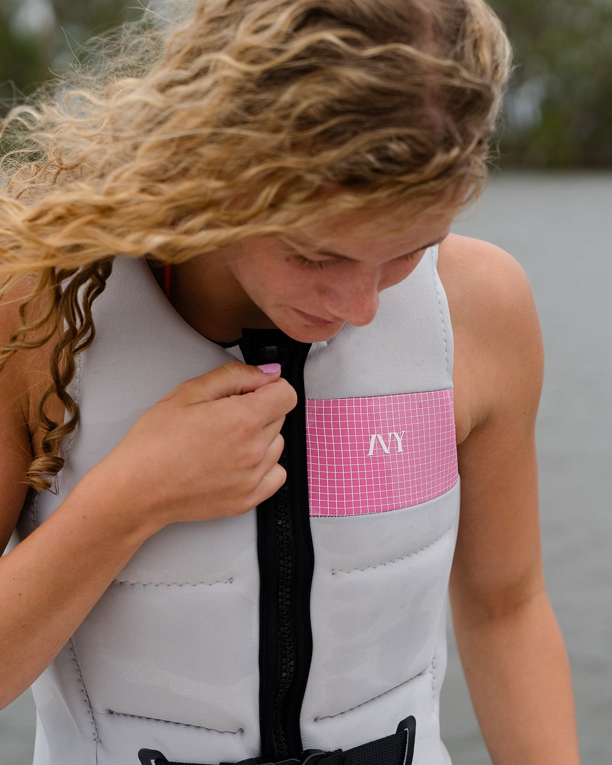 Ivy Women's Nova Vest - Silver