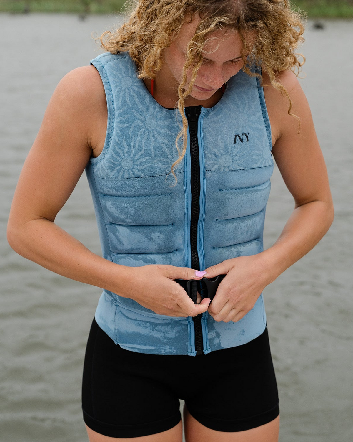 Ivy Women's Sol Vest - Soft Blue