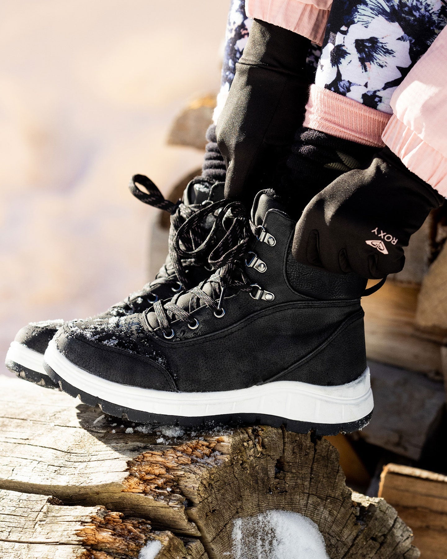 Roxy Women's Karmel Lace-Up Apres Boots - Black Apres Boots - Trojan Wake Ski Snow