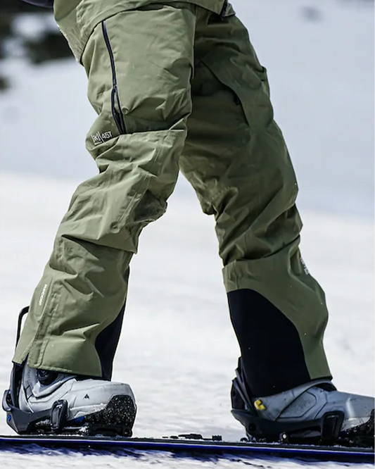 Burton Men's [ak]® AK457 Japan Guide Gore-Tex Pro 3L Hi-Top Bib Pants - Wolf Men's Snow Bibs - Trojan Wake Ski Snow